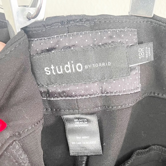 Torrid Trouser Slim Boot Studio Luxe Ponte Mid-Rise Pant 18 - Picture 4 of 6